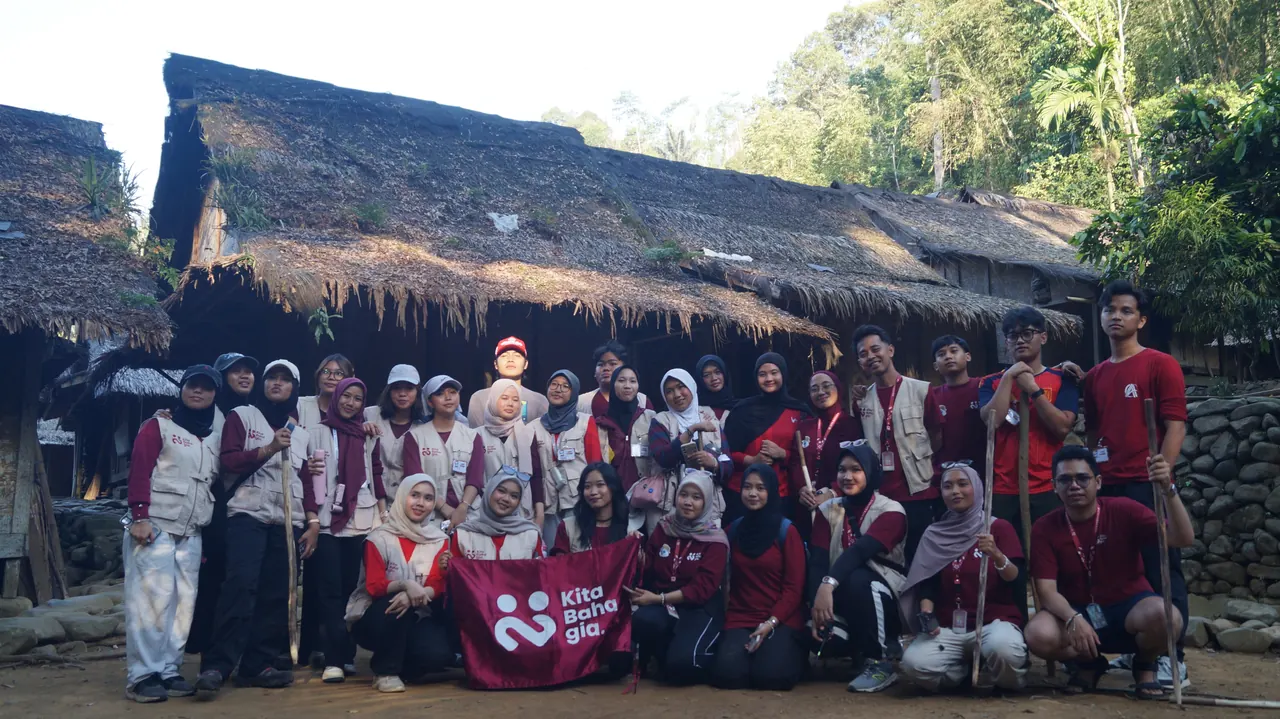 Komunitas Kita Bahagia berkumpul bersama setelah kegiatan